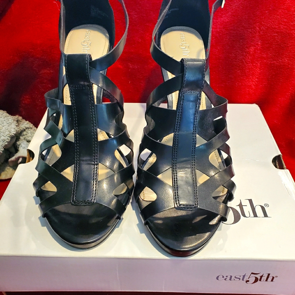 East 5th Strappy black sandal size 10